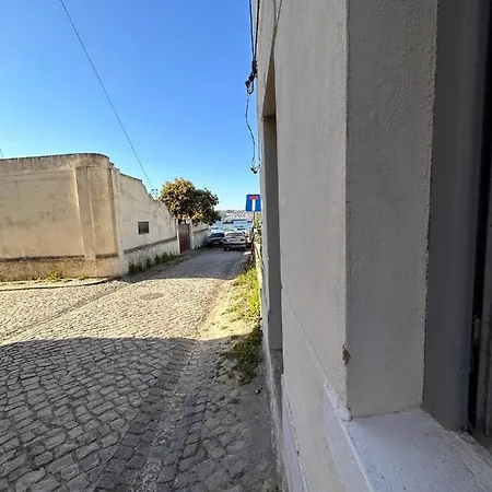 בית נופש Lisbon Sea And *