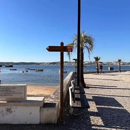 Semesterbostad Lisbon Sea And *